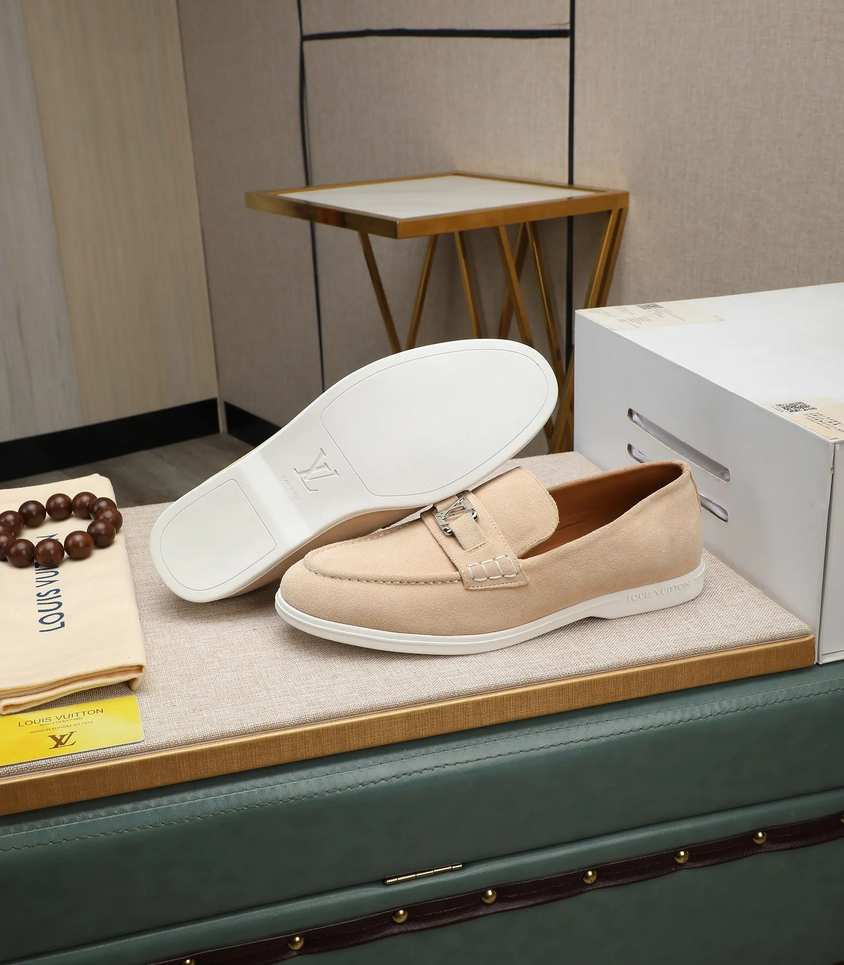 Men's shoes 💰520 📛📛【LOUIS VUITTON】Louis Vuitton 2024 official website synchronized new products 👟Milan fashion catwalk style 🇰🇾🇰🇾LV family logo, celebrity style, a must-have for fashionistas ⚠️First-layer calfskin ➕Genuine leather lining ➕Official website original version special outsole 👞Number 38-44